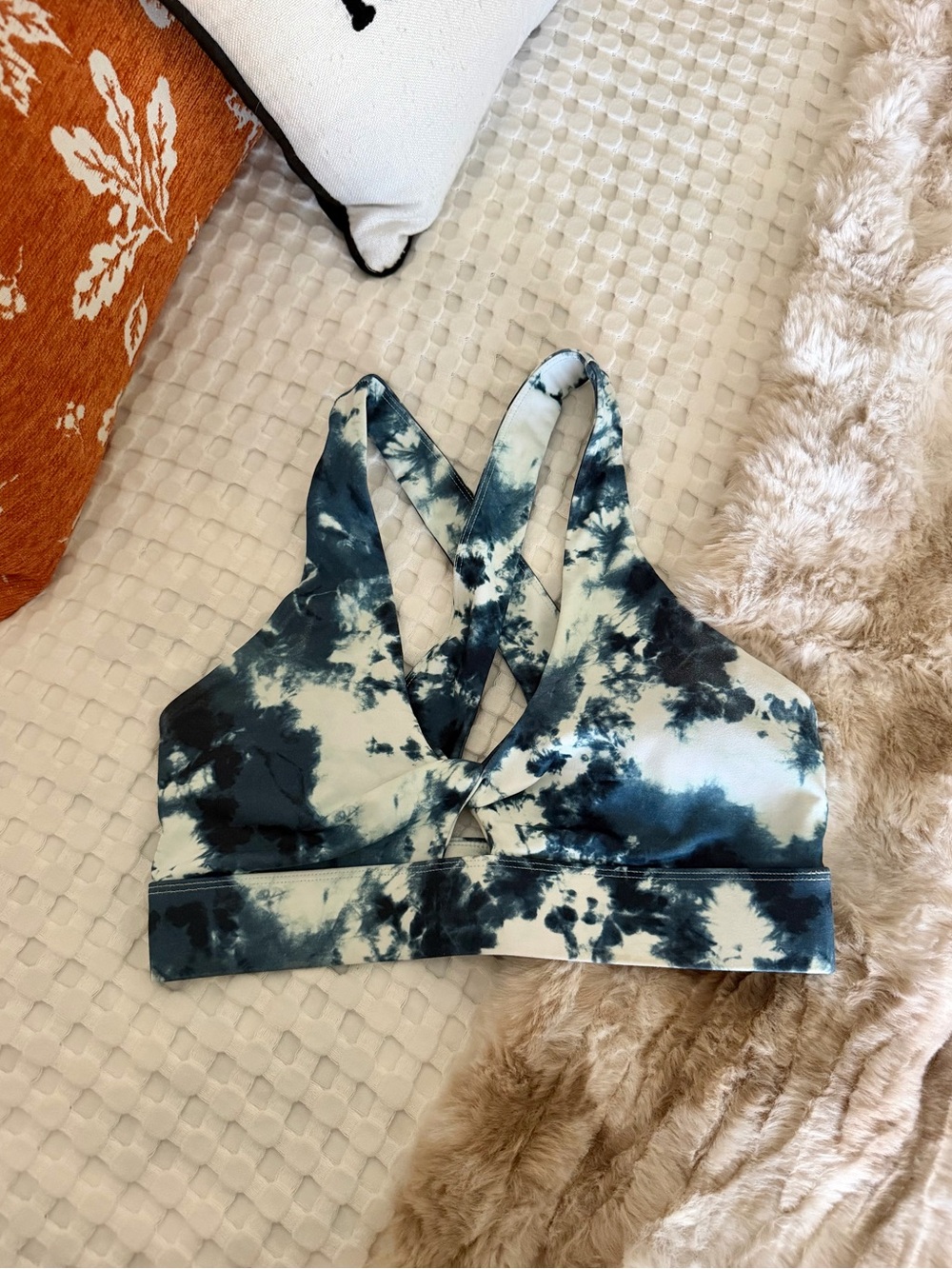 Fabletics Tie-Dye Blue & White Sports Bra Twist Front Medium